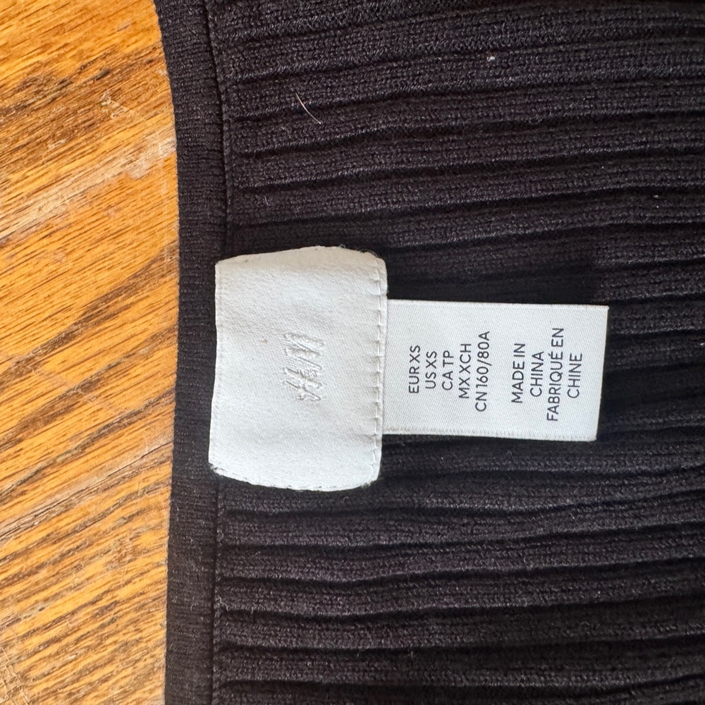H&M Black Ribbed Knit Top - Picture 4 of 11